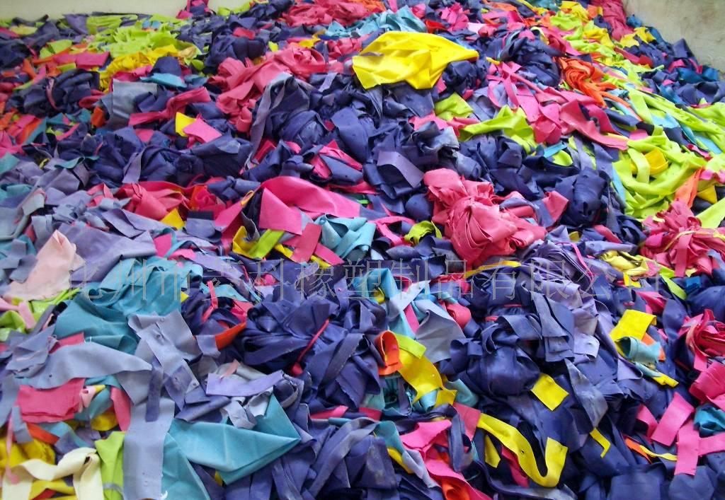 乳膠碎片的奧秘 從橡塑原料到環(huán)保新應(yīng)用